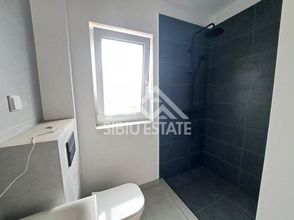 Apartament Sibiu 4 camere, 2 bai NOU lift si parcare