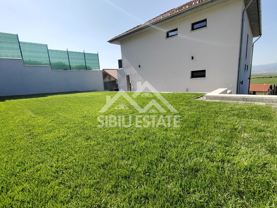 Casa moderna 4 camere, garaj, pivnita  Sibiu, Sura Mare