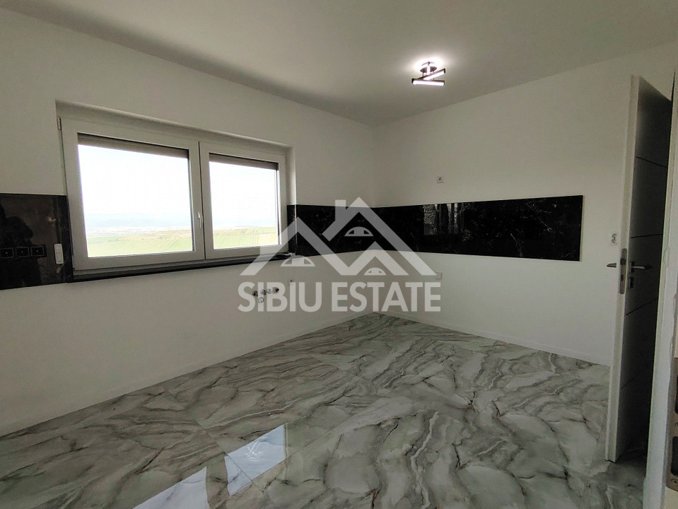 Casa moderna 4 camere, garaj, pivnita  Sibiu, Sura Mare