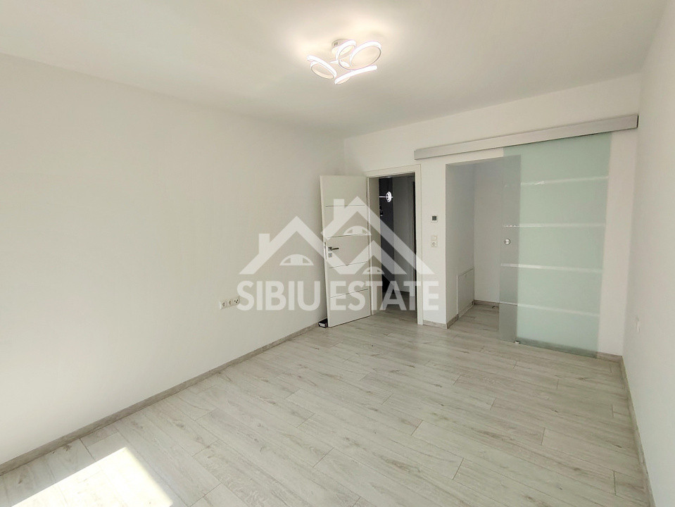 Casa moderna 4 camere, garaj, pivnita  Sibiu, Sura Mare