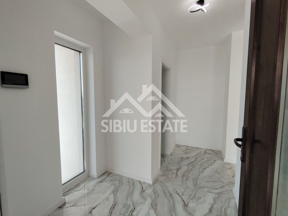 Casa moderna 4 camere, garaj, pivnita  Sibiu, Sura Mare