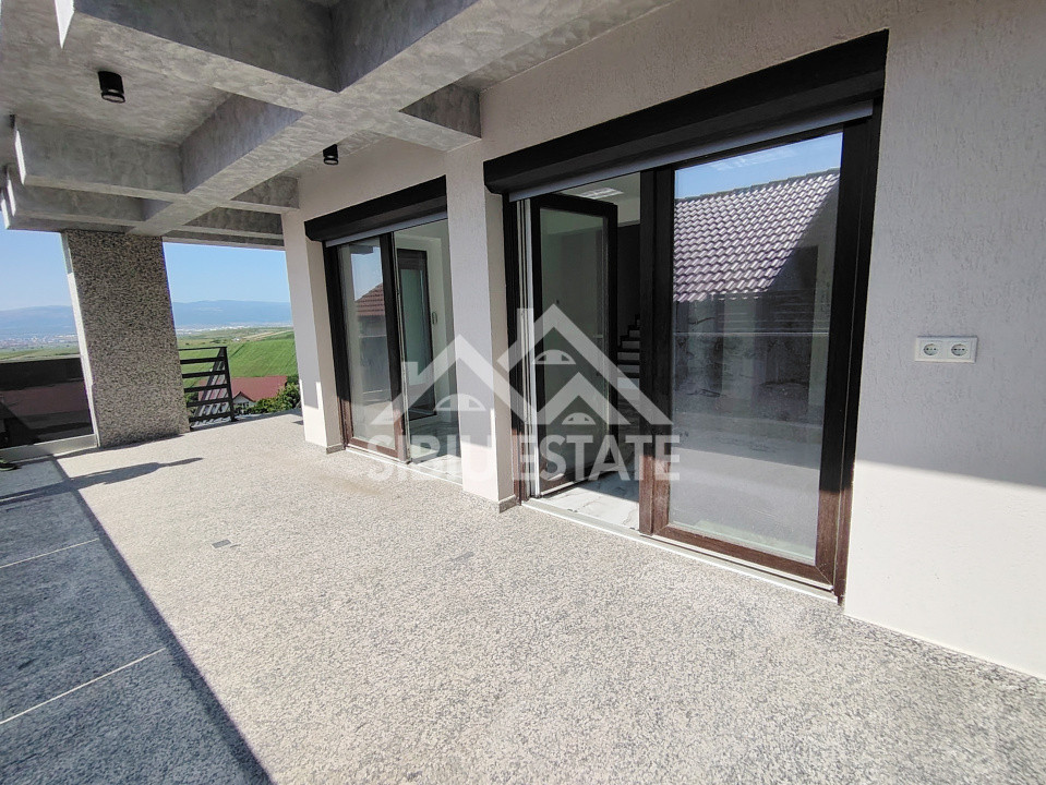 Casa moderna 4 camere, garaj, pivnita  Sibiu, Sura Mare