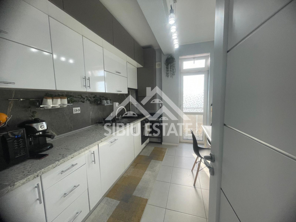 Apartament de vanzare, decomandat cu 2 camere, etaj 2 -Turnisor