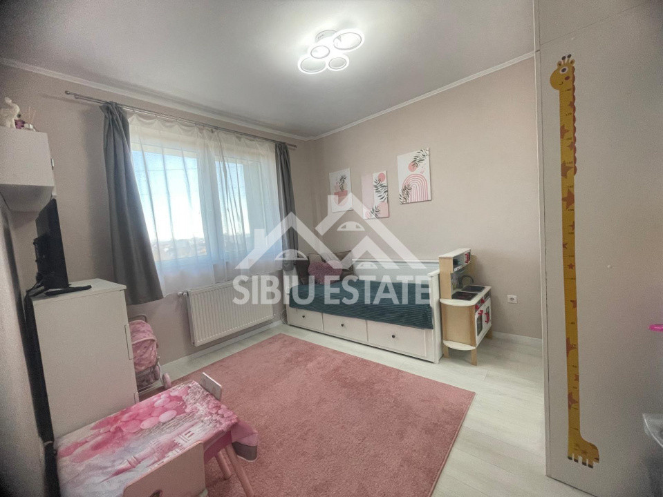 Apartament de vanzare, decomandat cu 2 camere, etaj 2 -Turnisor