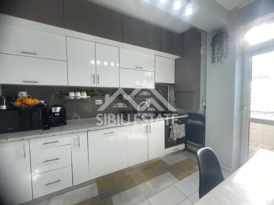 Apartament de vanzare, decomandat cu 2 camere, etaj 2 -Turnisor