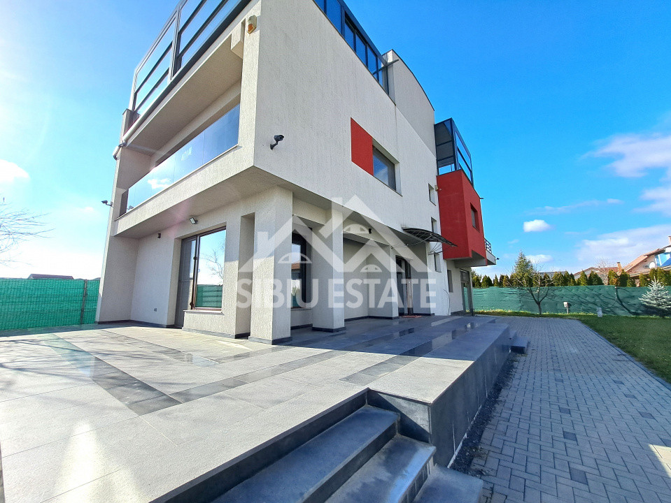 Casa Sibiu 6 camere, teren mare, garaje, Sura Mica