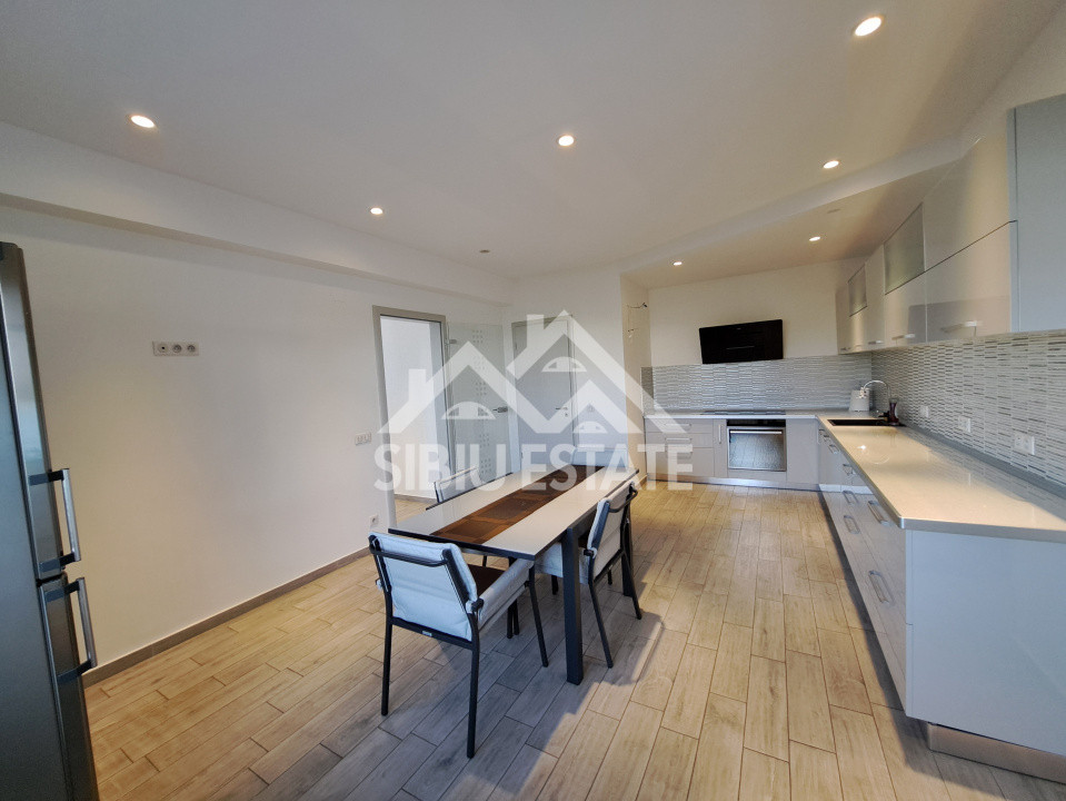 Casa Sibiu 6 camere, teren mare, garaje, Sura Mica