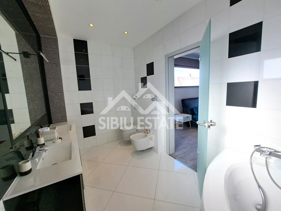 Casa Sibiu 6 camere, teren mare, garaje, Sura Mica