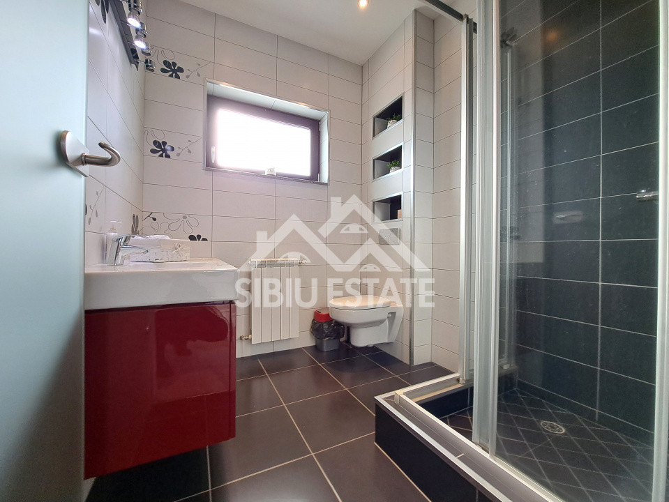 Casa Sibiu 6 camere, teren mare, garaje, Sura Mica