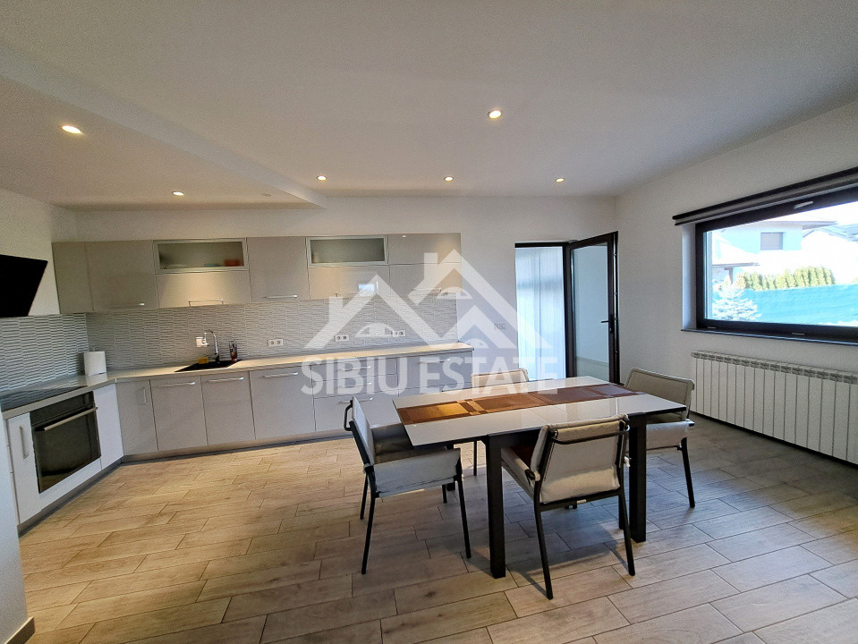 Casa Sibiu 6 camere, teren mare, garaje, Sura Mica