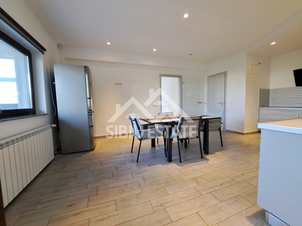 Casa Sibiu 6 camere, teren mare, garaje, Sura Mica