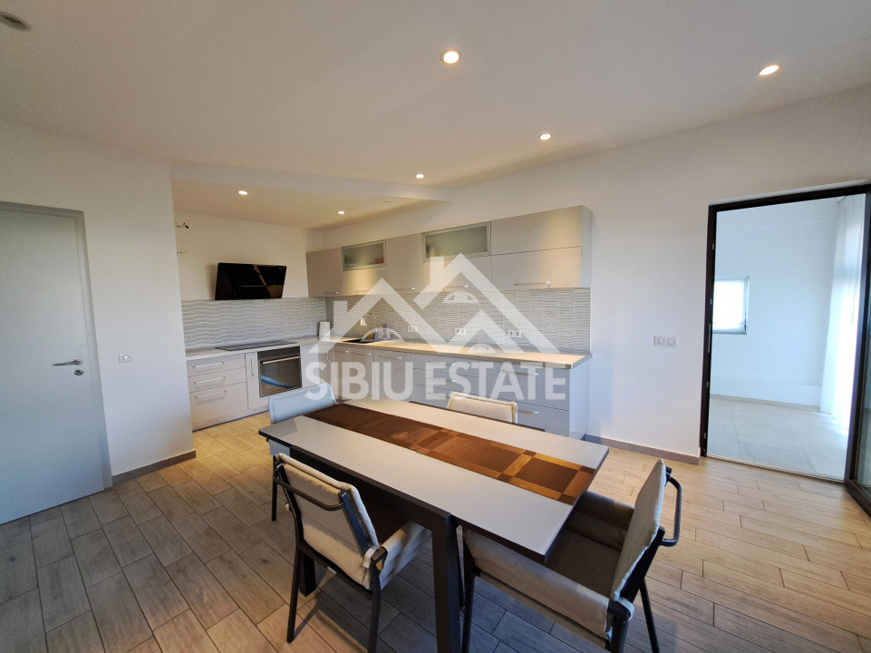 Casa Sibiu 6 camere, teren mare, garaje, Sura Mica