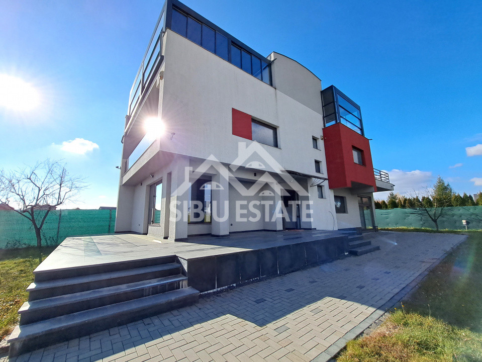 Casa Sibiu 6 camere, teren mare, garaje, Sura Mica