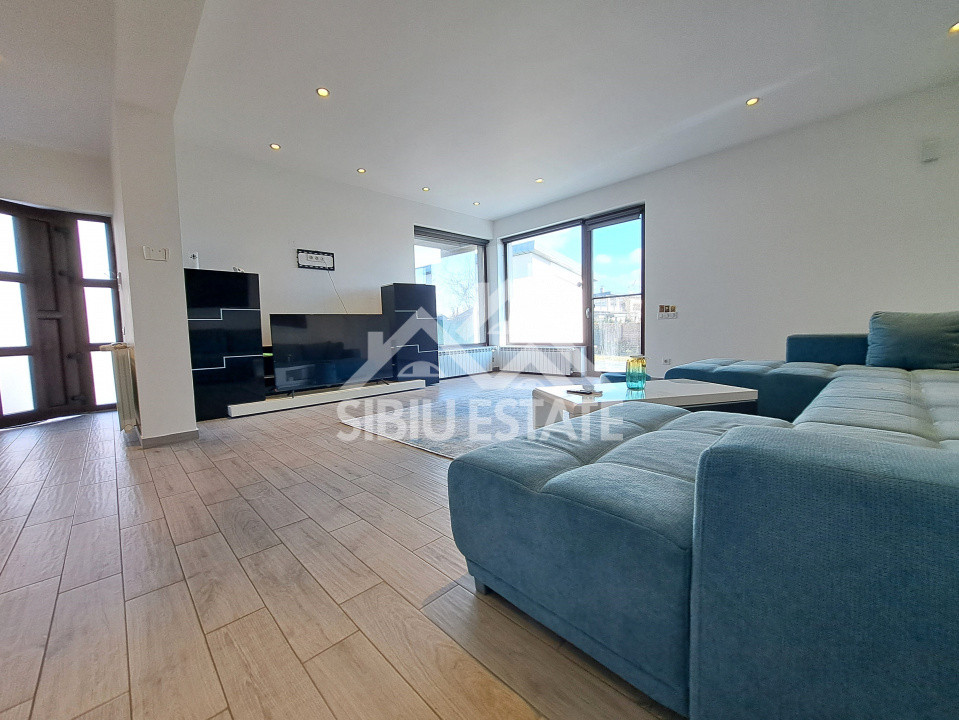 Casa Sibiu 6 camere, teren mare, garaje, Sura Mica