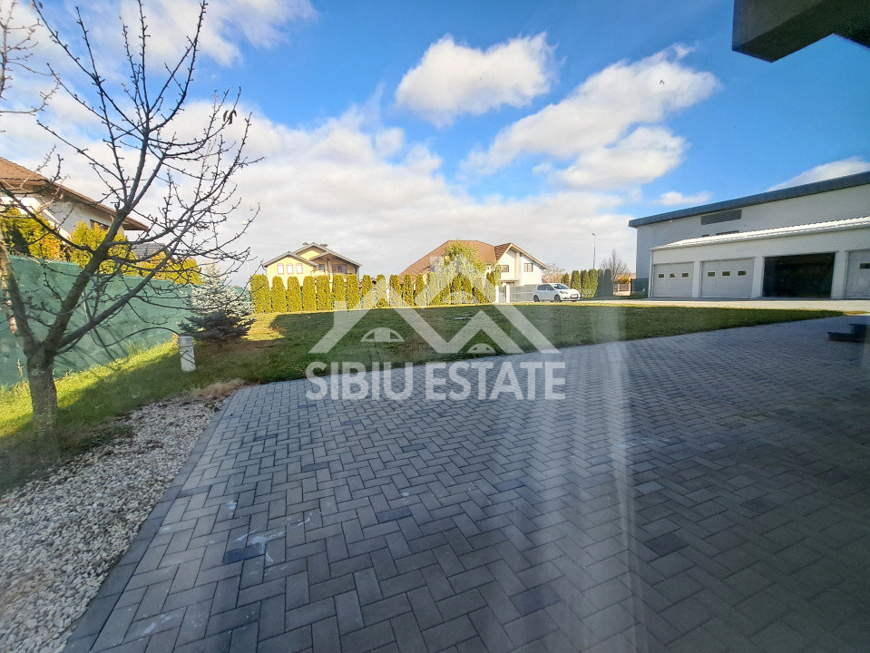 Casa Sibiu 6 camere, teren mare, garaje, Sura Mica