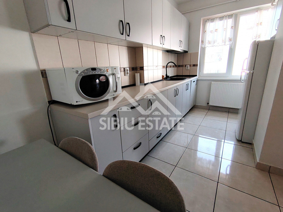Apartament  3 camere, 2 bai SIBIU central