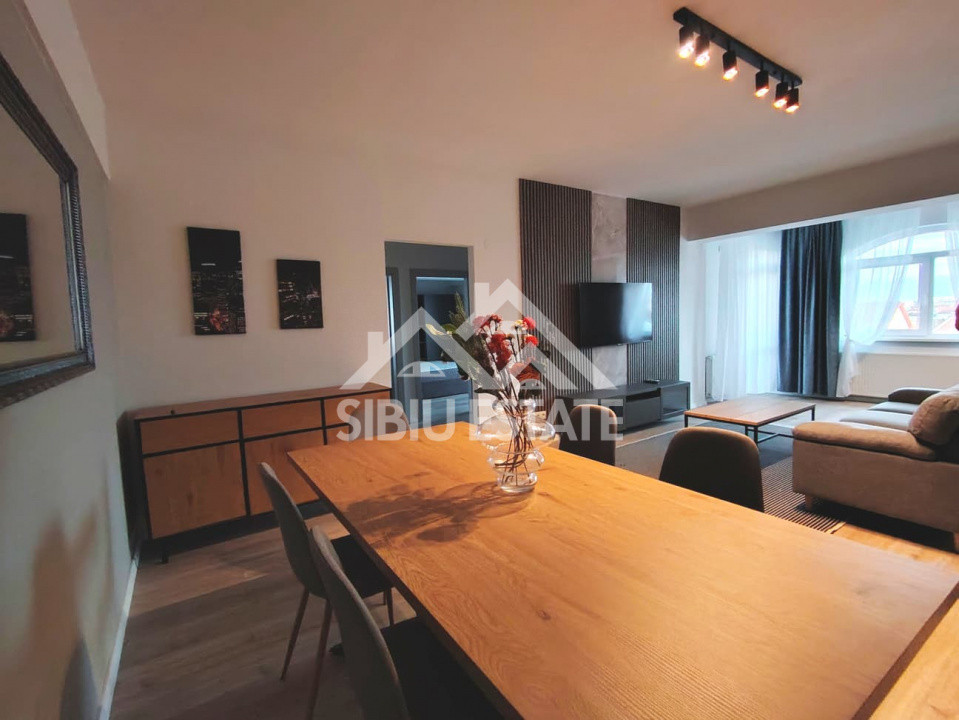 Apartament SIBIU central 3 camere, 2 bai, lift, garaj 