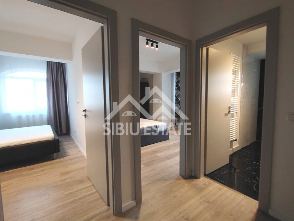 Apartament SIBIU central 3 camere, 2 bai, lift, garaj 