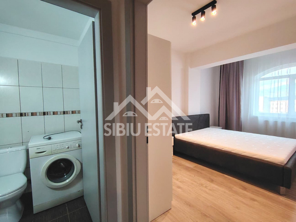 Apartament SIBIU central 3 camere, 2 bai, lift, garaj 