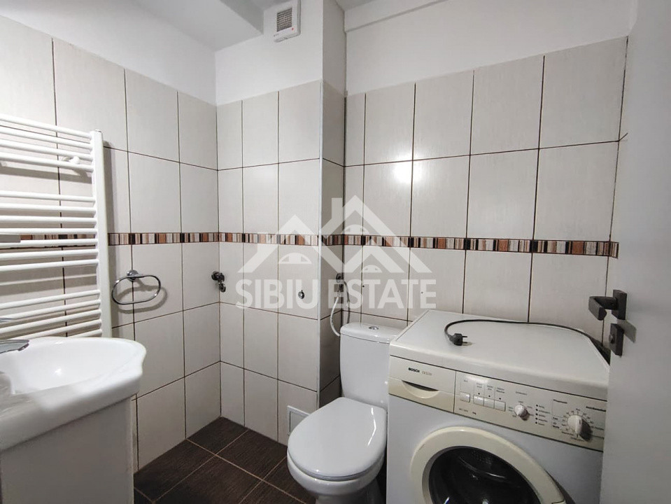 Apartament SIBIU central 3 camere, 2 bai, lift, garaj 