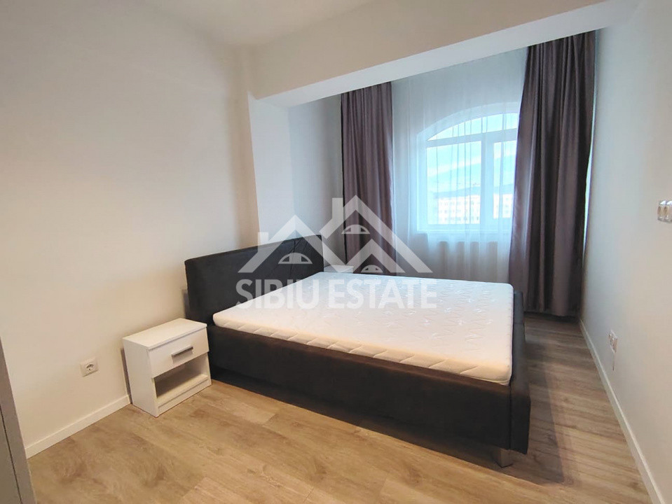 Apartament SIBIU central 3 camere, 2 bai, lift, garaj 