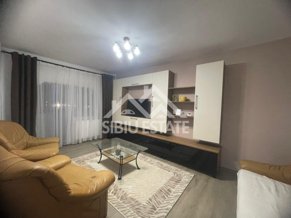 Apartament de vanzare cu 2 camere decomandat, etaj 2, pivnita- Cartierul Strand