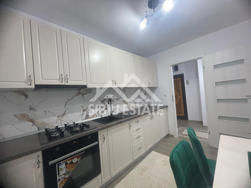 Apartament de vanzare cu 2 camere decomandat, etaj 2, pivnita- Cartierul Strand