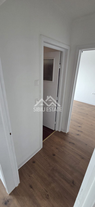 Apartament 2 camere confort 1, etaj 2 - renovat recent - str. Lunga