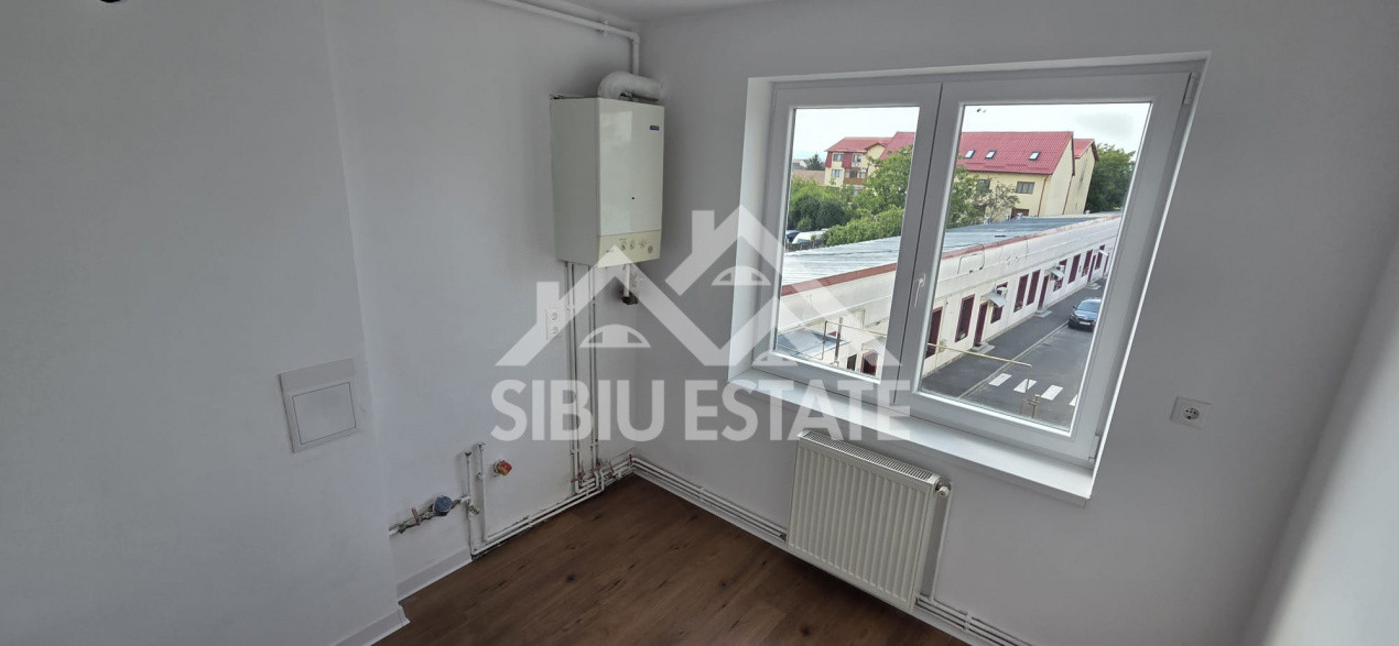 Apartament 2 camere confort 1, etaj 2 - renovat recent - str. Lunga