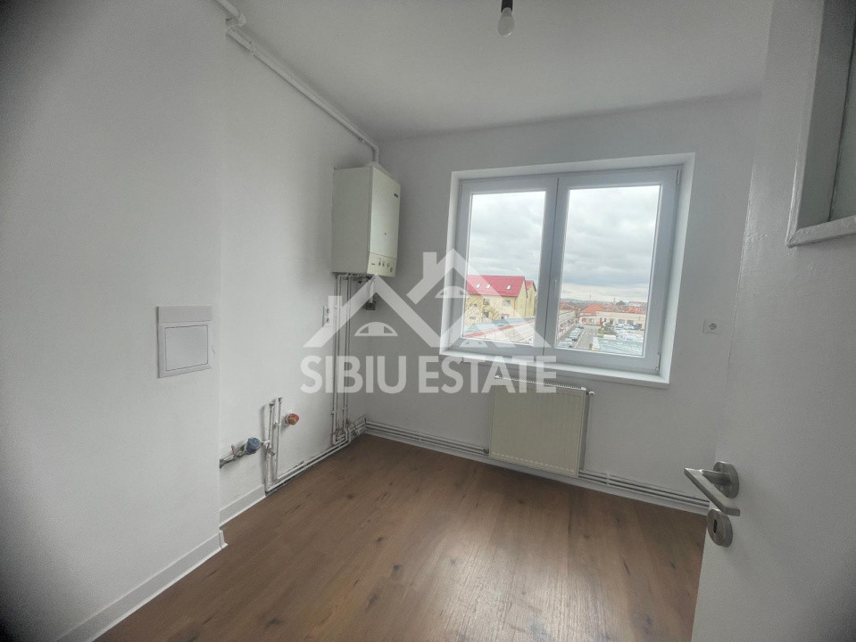 Apartament de vanzare, cu 2 camere, etaj 2, renovat recent Cartier Terezian