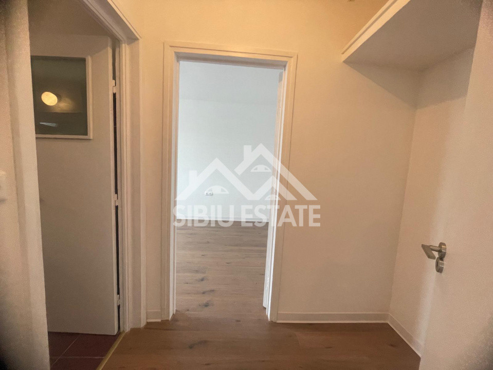 Apartament de vanzare, cu 2 camere, etaj 2, renovat recent Cartier Terezian