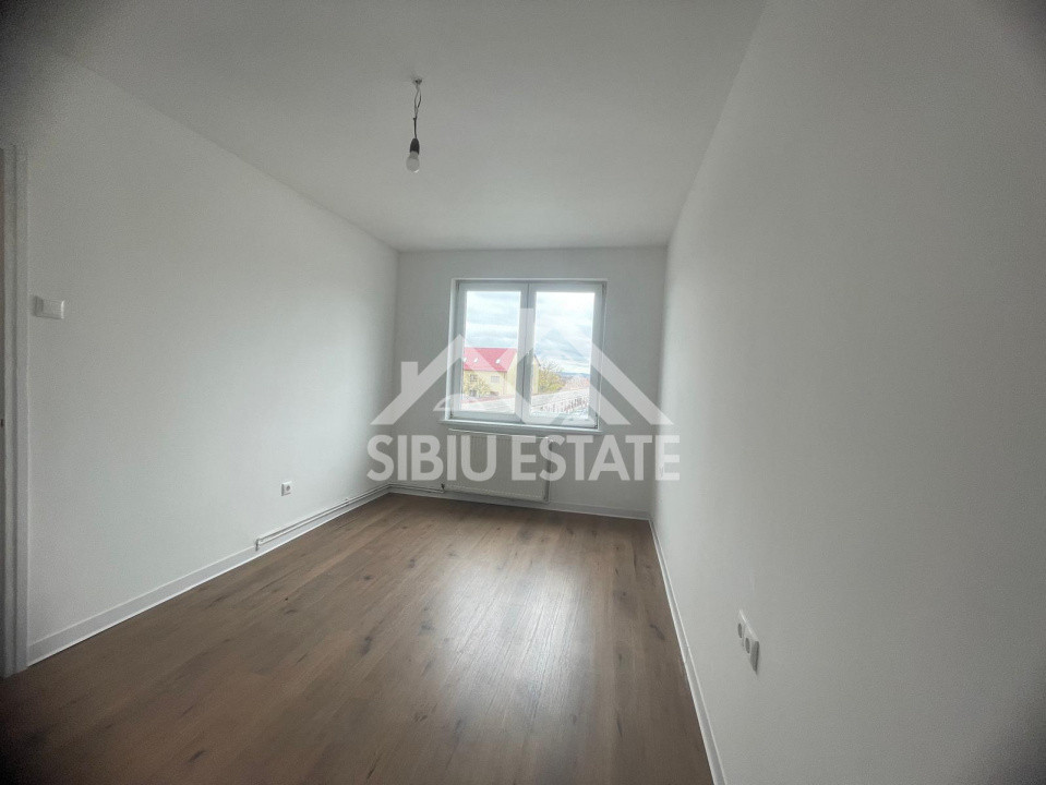 Apartament de vanzare, cu 2 camere, etaj 2, renovat recent Cartier Terezian