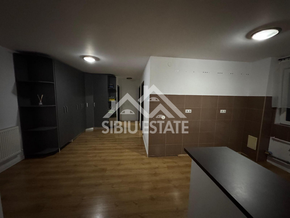 Apartament de vanzare cu 3 camere spatios s.u. 81.3mp-Super pret 1.746 euro/mp. 