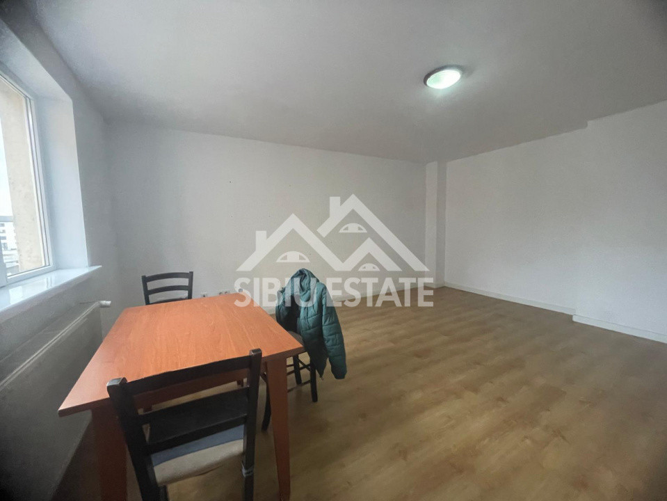 Apartament de vanzare cu 3 camere spatios s.u. 81.3mp-Super pret 1.746 euro/mp. 