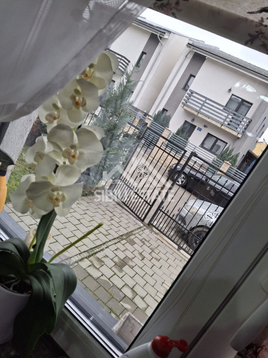 Casa tip duplex de vanzare doua nivele plus mansarada- Cartier Arhitectilor