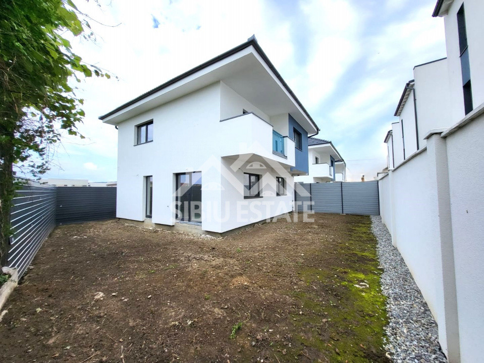 Casa si curte Selimbar central, 4 camere, 2 bai