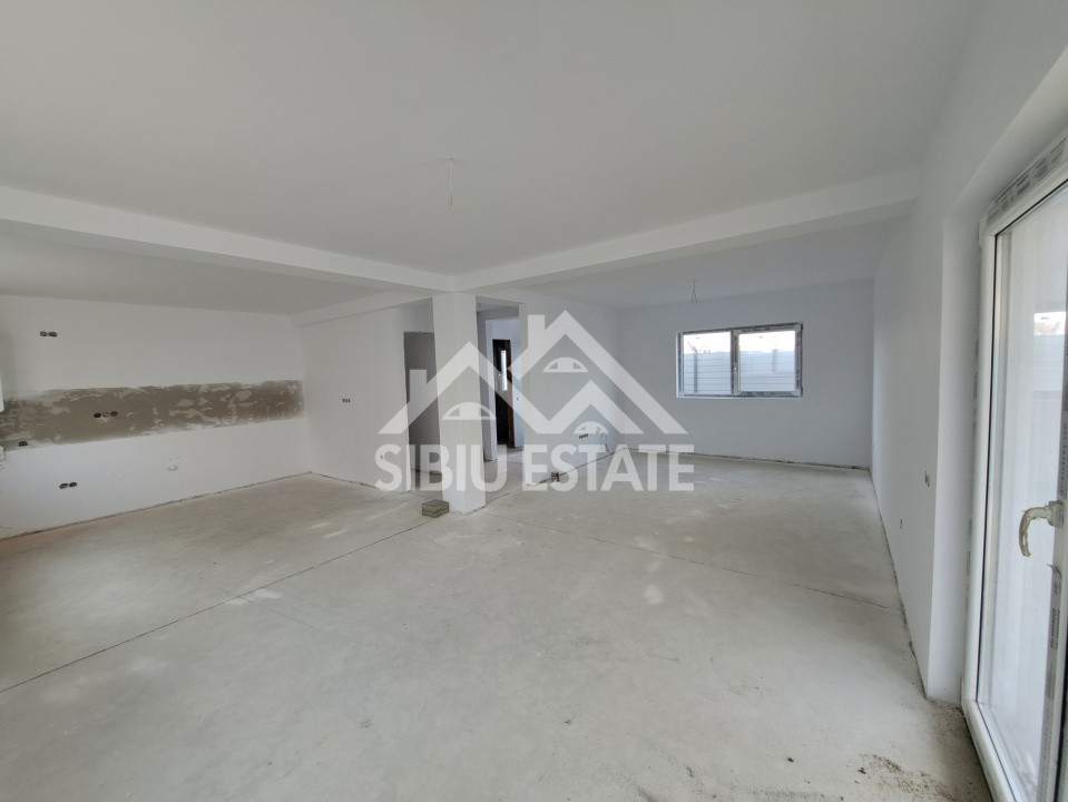 Casa si curte Selimbar central, 4 camere, 2 bai