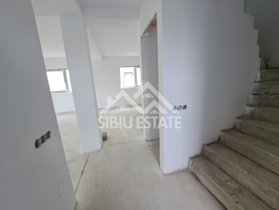 Casa si curte Selimbar central, 4 camere, 2 bai