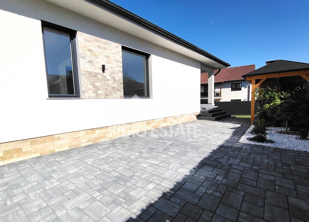 Casa noua Sibiu, Selimbar, garaj, pivnita, curte mare