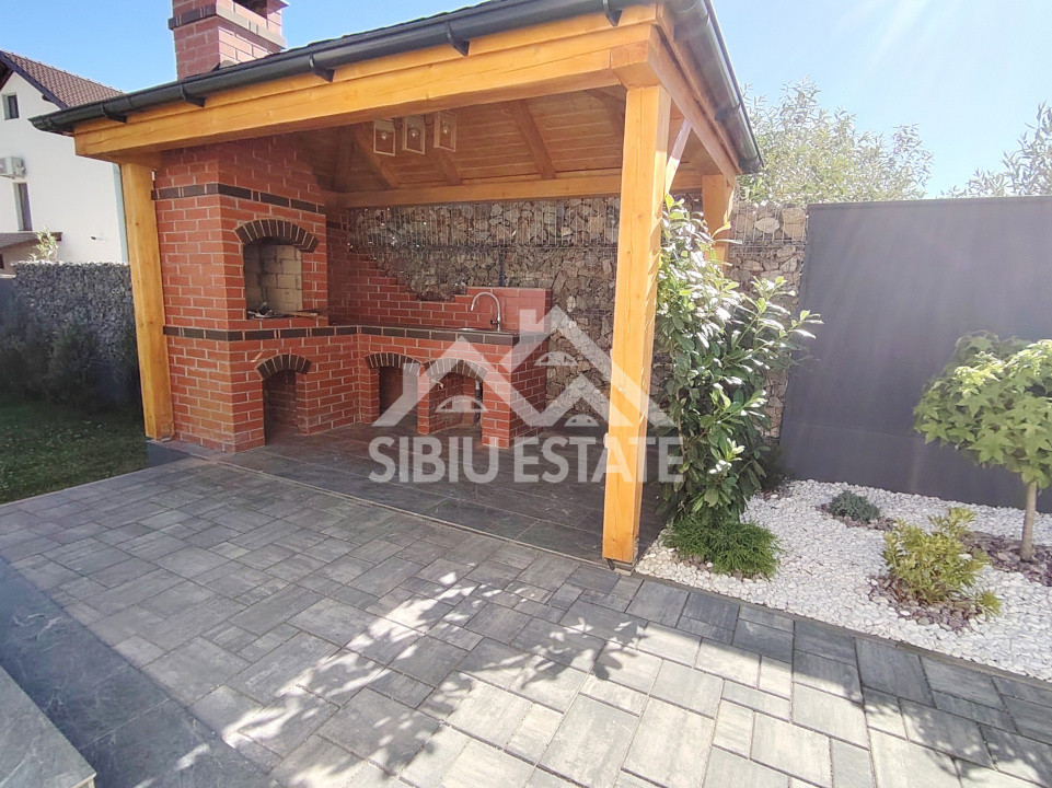 Casa noua Sibiu, Selimbar, garaj, pivnita, curte mare
