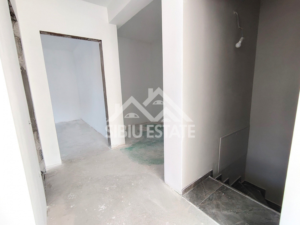 Casa noua Sibiu, Selimbar, garaj, pivnita, curte mare