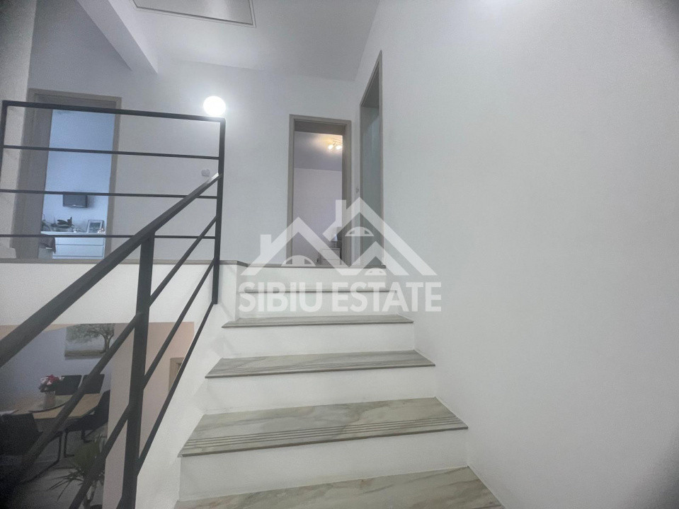 Duplex modern cu panouri fotovoltaice, 4 camere, 3 bai, deschidere la 2 strazi 