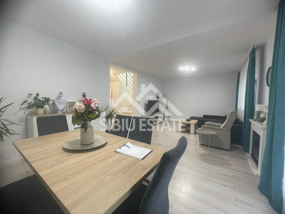 Duplex modern cu panouri fotovoltaice, 4 camere, 3 bai, deschidere la 2 strazi 