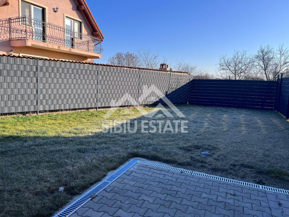 Spatiu de birouri de inchiriat cu 3 camere, 2 locuri de parcare