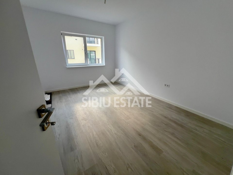 Studio ,41 mp, balcon etaj 1, bloc dotat cu lift, zona Brana Intabulat