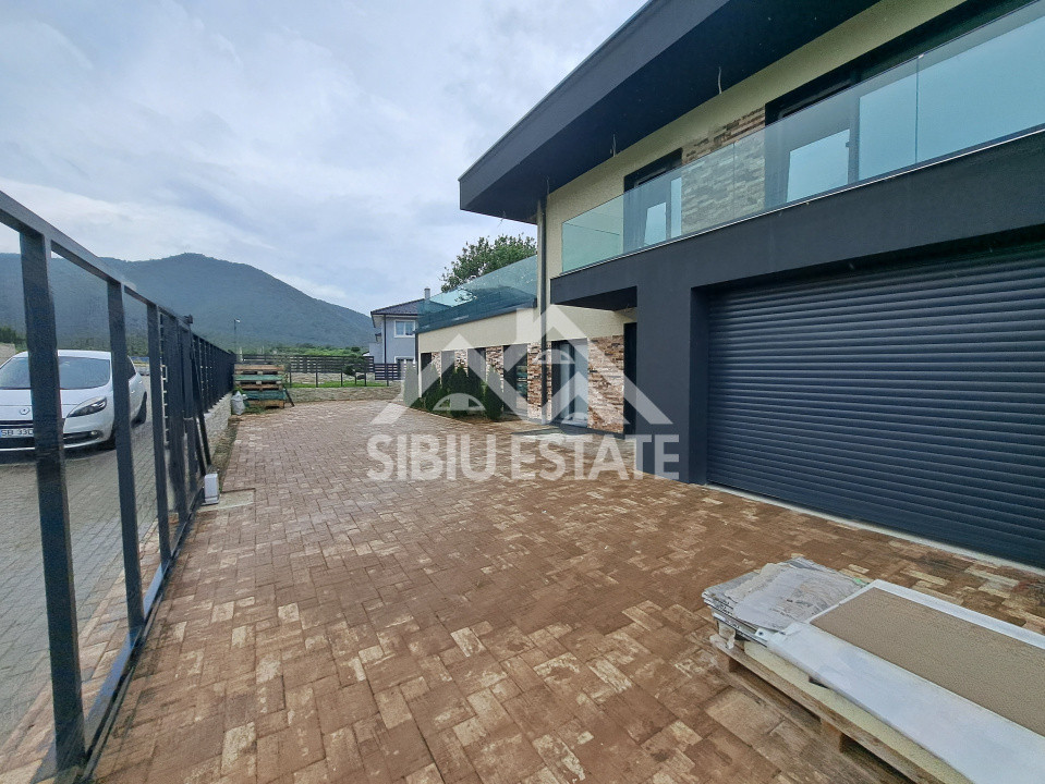 Casa Sibiu Cisnadioara, garaj, piscina, terase panoramice