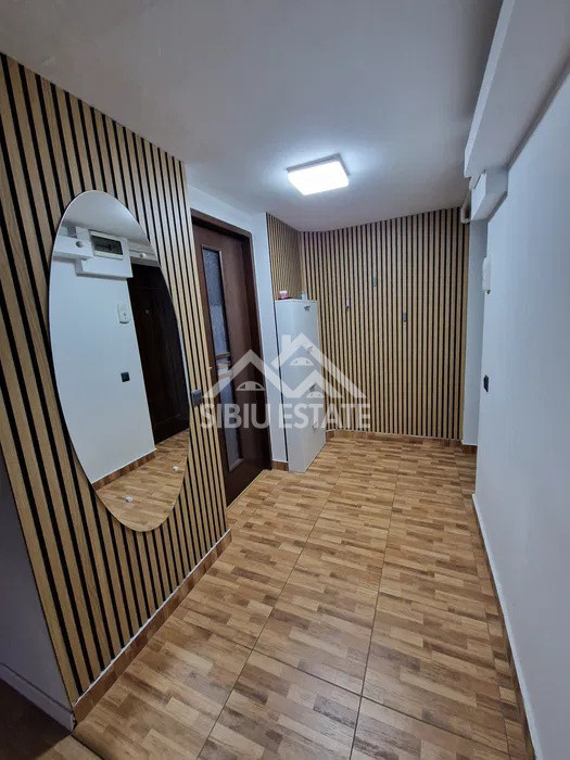 Apartament de vanzare, cu 4 camere,  83 mp. -Calea Dumbravii 