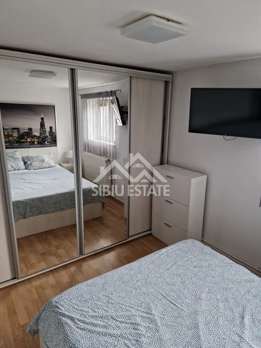 Apartament de vanzare, cu 4 camere,  83 mp. -Calea Dumbravii 