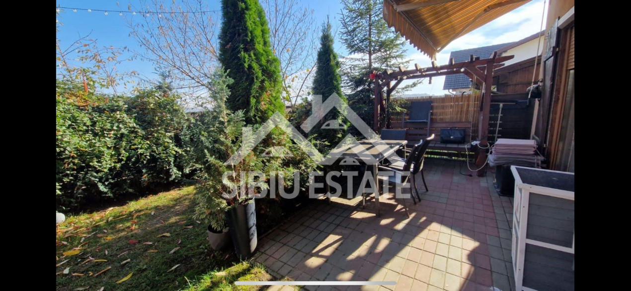 Casa moderna, de inchiriat, cu 3 camere, 2 bai, terasa 