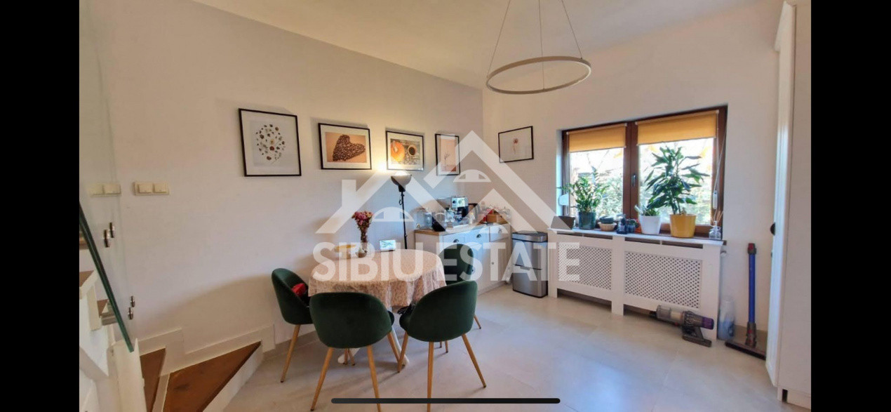 Casa moderna, de inchiriat, cu 3 camere, 2 bai, terasa 